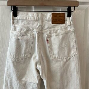 Levi's woman’s Cream Straight Jeans